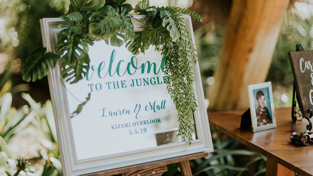 Essential Wedding Signs You Need (Plus a Free Wedding Sign Checklist)